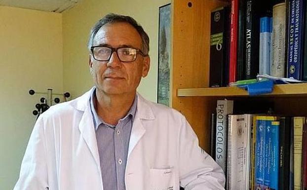 Más de 40 médicos firman una carta contra el posible cese del jefe de Traumatología