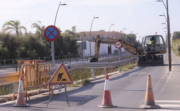 La limpieza de la rambla de las Brujas provocará cortes de tráfico toda la semana