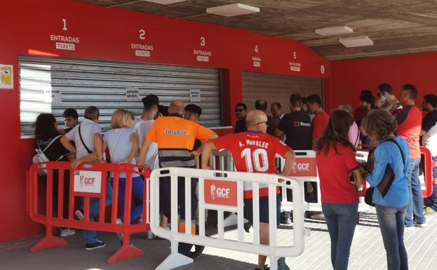 En torno a 1.000 granadinistas viajarán al Santiago Bernabéu