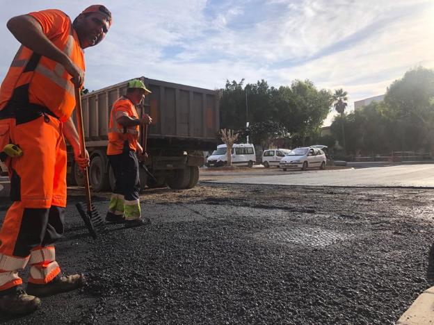 El tráfico rodado en la calle Instinción de Almería se restablecerá la próxima semana