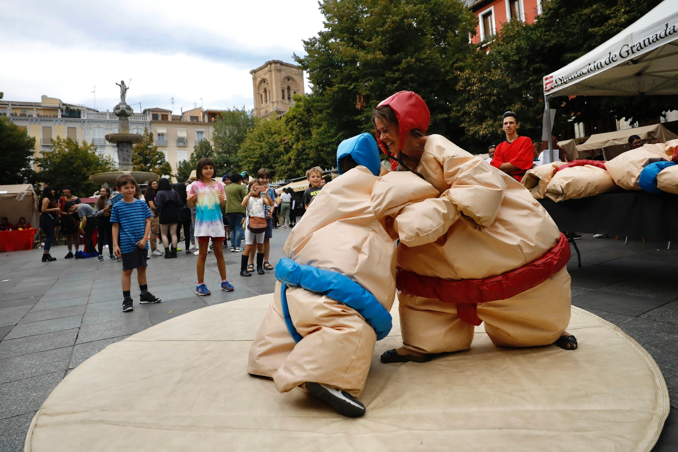 Japón invade Granada