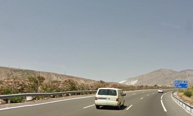 Muere un motorista en un accidente en la A-44 en el Valle de Lecrín