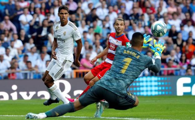 Amargo regreso de Soldado al Bernabéu