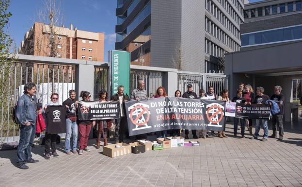 La Junta ve indispensable que la línea eléctrica evite Lecrín para 'resucitarla'