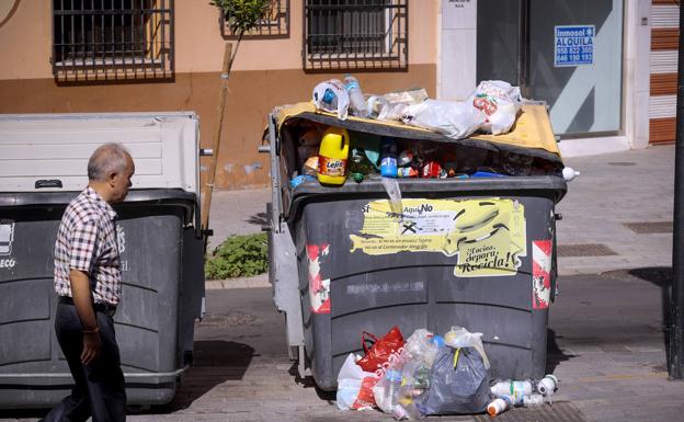 Los sindicatos piden explicaciones sobre la posible externalización de la recogida de basura en Motril