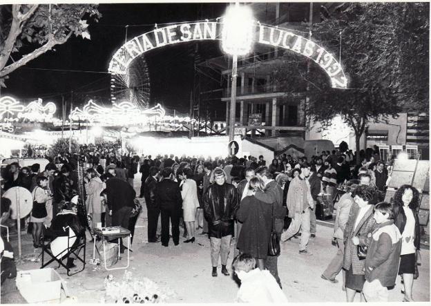 Una Feria «comunitaria» con más afluencia y menos casetas