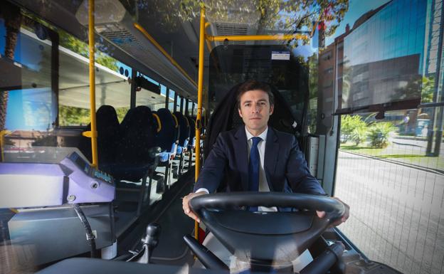 Jorge Saavedra: El hombre que susurraba a los alcaldes