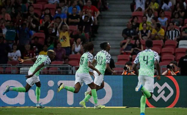 Azeez, recambio de Nigeria ante Brasil