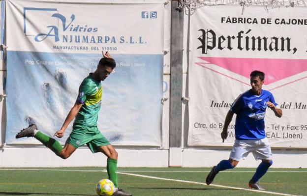 El Mancha Real sigue peleado con el gol y no doblega a un ordenado Maracena