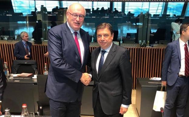 Bruselas da luz verde al almacenamiento de aceite de oliva para ayudar a España y subir precios