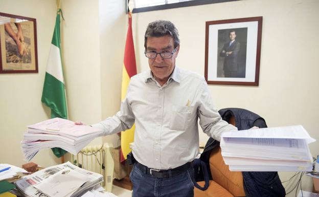 El juez Calatayud, premiado como ejemplo ante la adversidad por ser «referencia en el arte de saber educar»