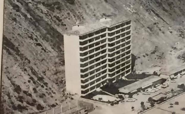 Playa Tropical cumple medio siglo