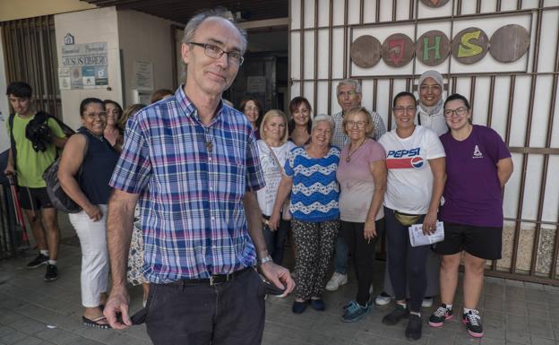 La falta de financiación de la ONG Alfa de Almanjáyar le enfrenta a su omega