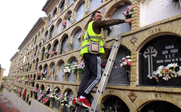 El cementerio sólo tiene 37 nichos libres, diez de ellos recuperados