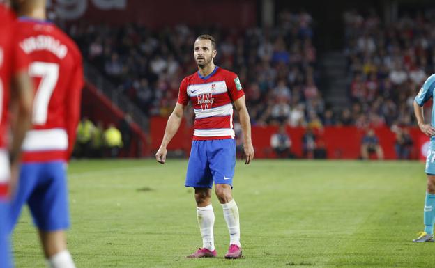 La labor oscura de los delanteros en los planes de Diego Martínez