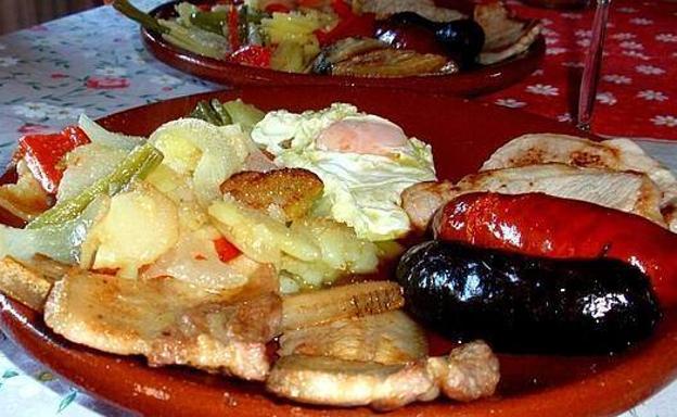 Seis propuestas para disfrutar del plato más famoso de la Alpujarra