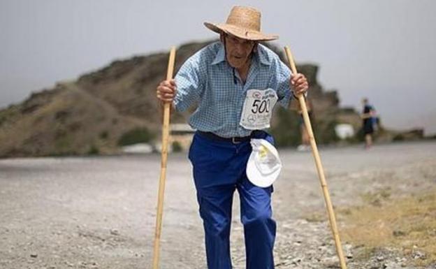 Así se alimentaba y entrenaba Súper Paco, el hombre de campo de 80 años que participaba en maratones de 100 kilómetros