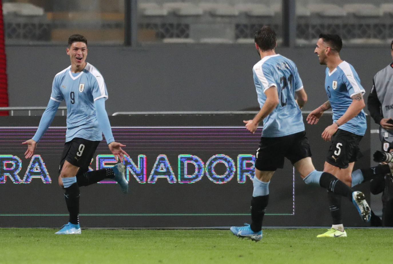 El delantero del Almería Darwin se codea con Luis Suárez y Cavani