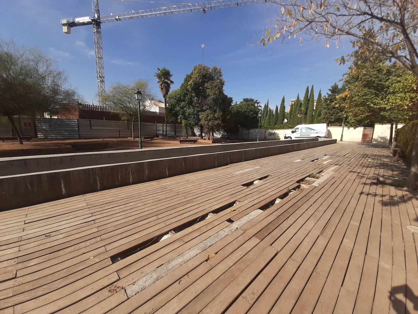 Este es el mal estado del parque del Cuarto Real de Granada