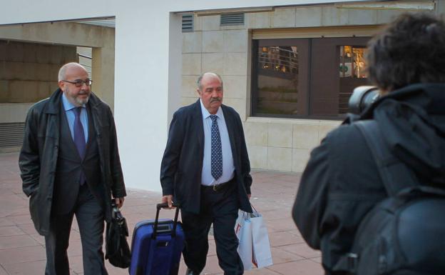 Ramón Arenas paga la fianza que permitirá citar de nuevo a la exedil Telesfora Ruiz en 'la Nazarí'