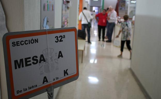 El número de votantes crece en Almería: 3.500 mayores de edad más que en las elecciones de abril