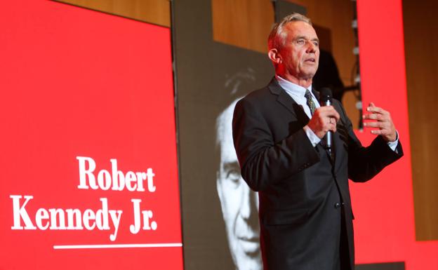 Robert F. Kennedy Jr.: «Si hubiera que pagar el coste real del petróleo, nadie echaría gasolina»