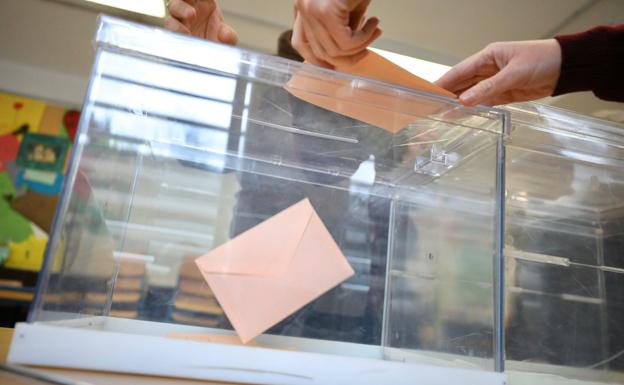 Fallece una mujer tras desmayarse en un colegio electoral de Vélez de Benaudalla (Granada) cuando iba a votar