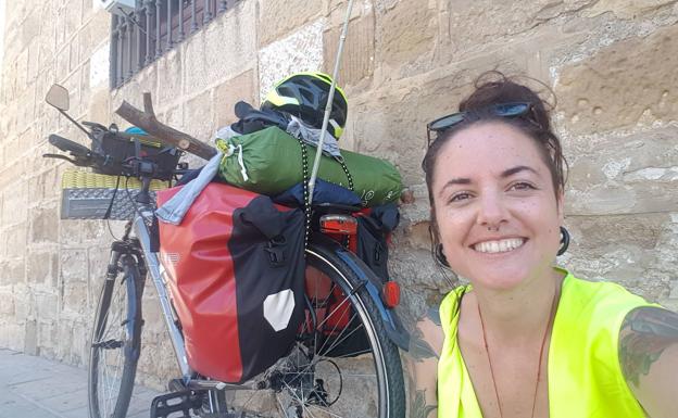 La granadina que viaja desde el Zaidín a Nepal en bici