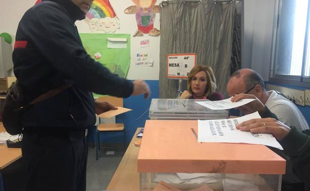 La participación en las elecciones cae cerca casi 4 puntos en Almería