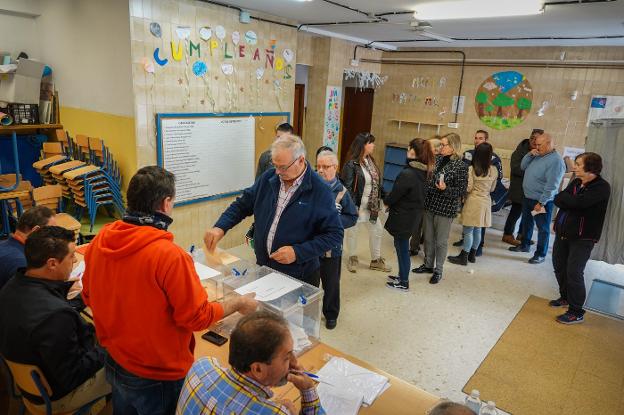 El PSOE mantiene su supremacía en el Cinturón, donde emerge el verde de Vox