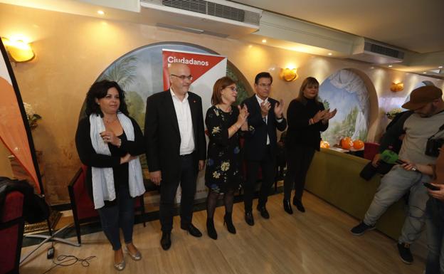 Salvador: «No podemos renegociar los más de 200 pactos que hay en España»