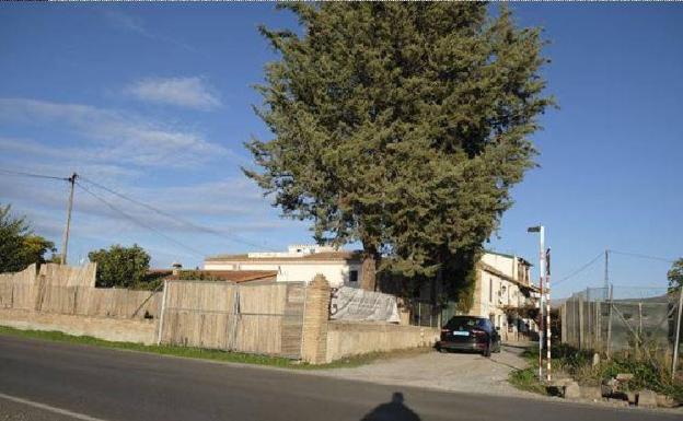 Queda libre tras un robo con fuerza y ser 'cazado' con un arma de fuego, dinero ilegal y medio kilo de marihuana en Granada