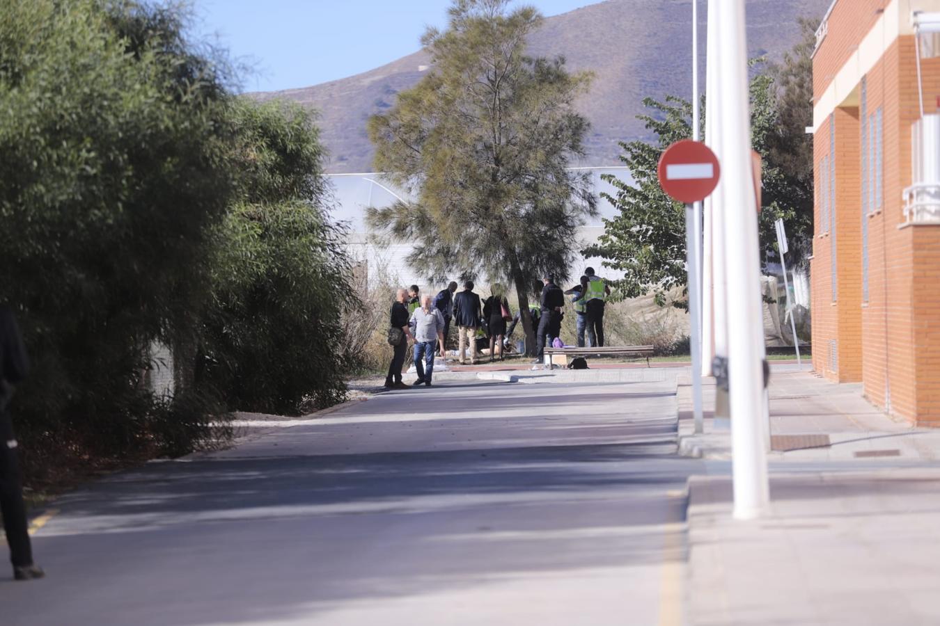 El lugar del crimen en Calahonda: hallazgo de un cadáver cubierto de sangre