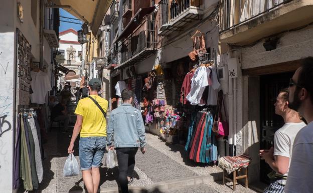La economía andaluza se frena aunque mantiene fortaleza, según el OEA