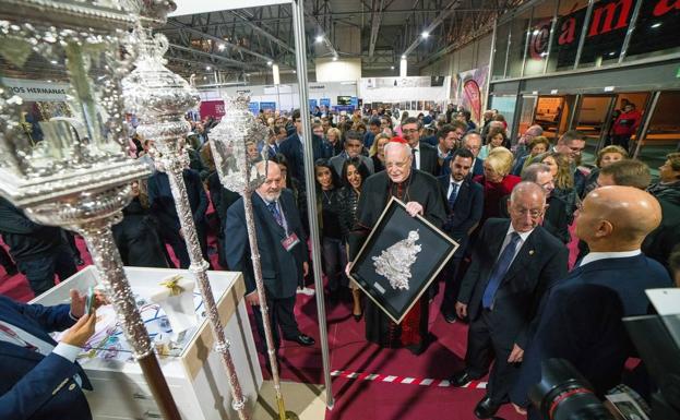 La feria 'Esencia Cofrade' consolida la Semana Santa de Almería