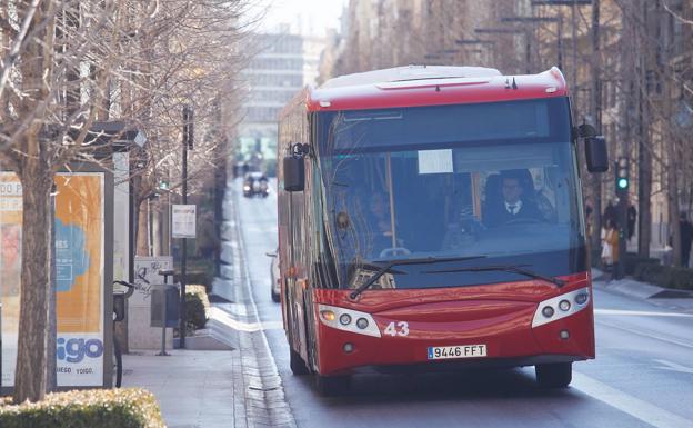 El Ayuntamiento de Granada estudiará ampliar las frecuencias de la línea 5 del autobús