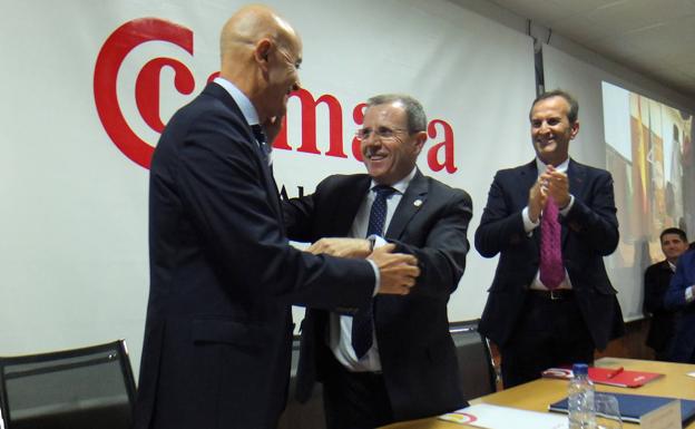 Martínez Cano da el relevo a Jerónimo Parra para un proyecto de continuidad en la Cámara