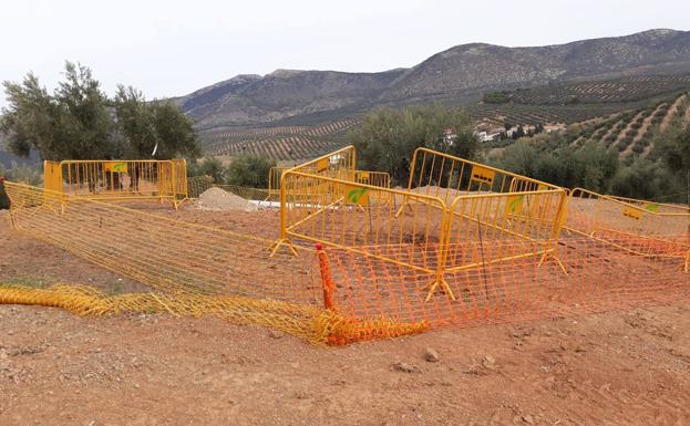 Una multa grave amenaza la línea eléctrica de Baza por iniciar la obra sin permiso de la Junta