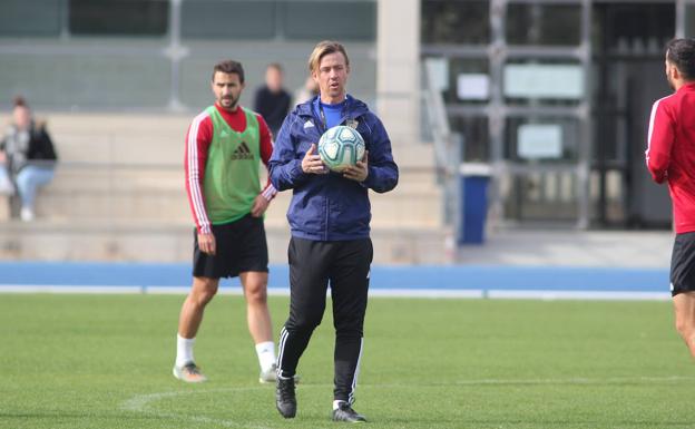 'Guti' asegura que el Almería «sabe que va a tener un partido difícil»