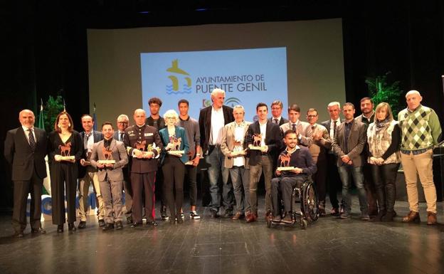 José Manuel Ruiz recibe en Puente Genil el premio Foro Deporte