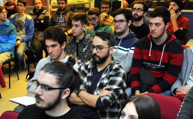 Protagonismo para el desarrollo de videojuegos en la Escuela es[tech] de Linares