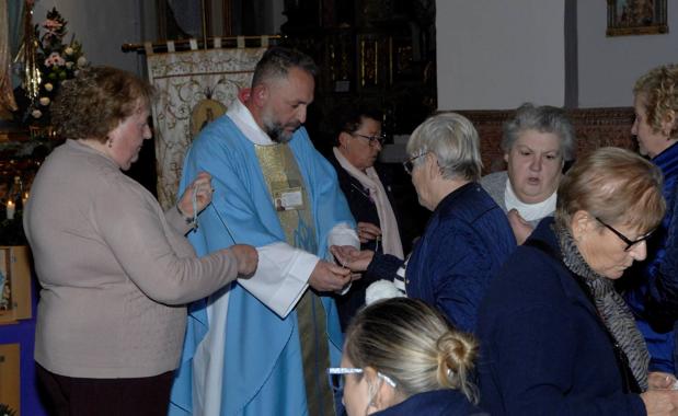 Solemne y multitudinario triduo en la iglesia de Lanjarón en honor a la Virgen de la Medalla Milagrosa