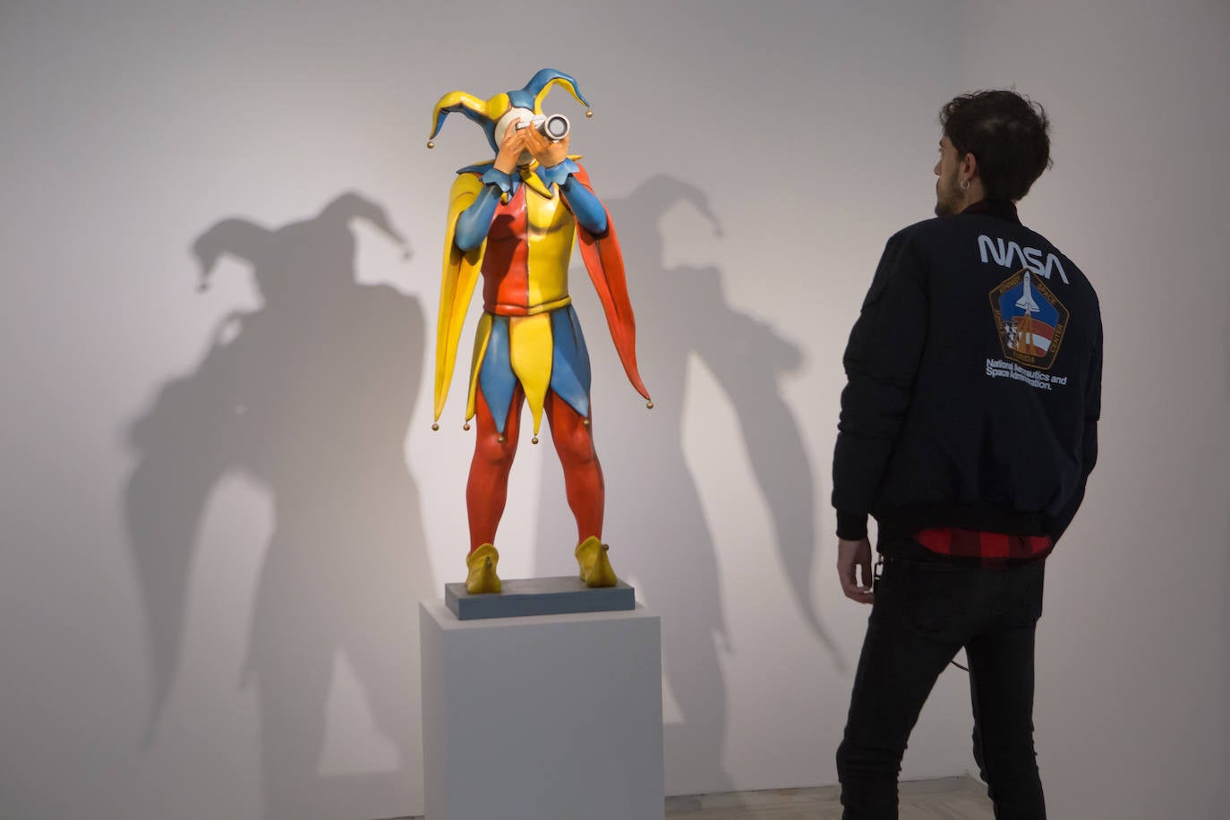 Chema Cobo o el clamor de las moscas en el palacio de la Madraza