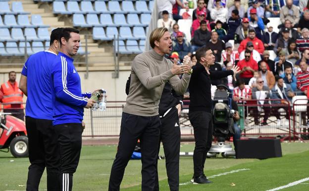 'Guti': «Me pagan para decidir y me dan igual los nombres para contar con los mejores»