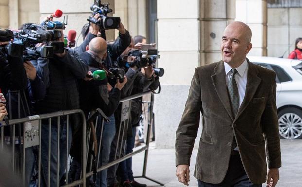 Chaves dice que el juicio de los ERE ha estado condicionado «por un clima de presunción de culpabilidad»