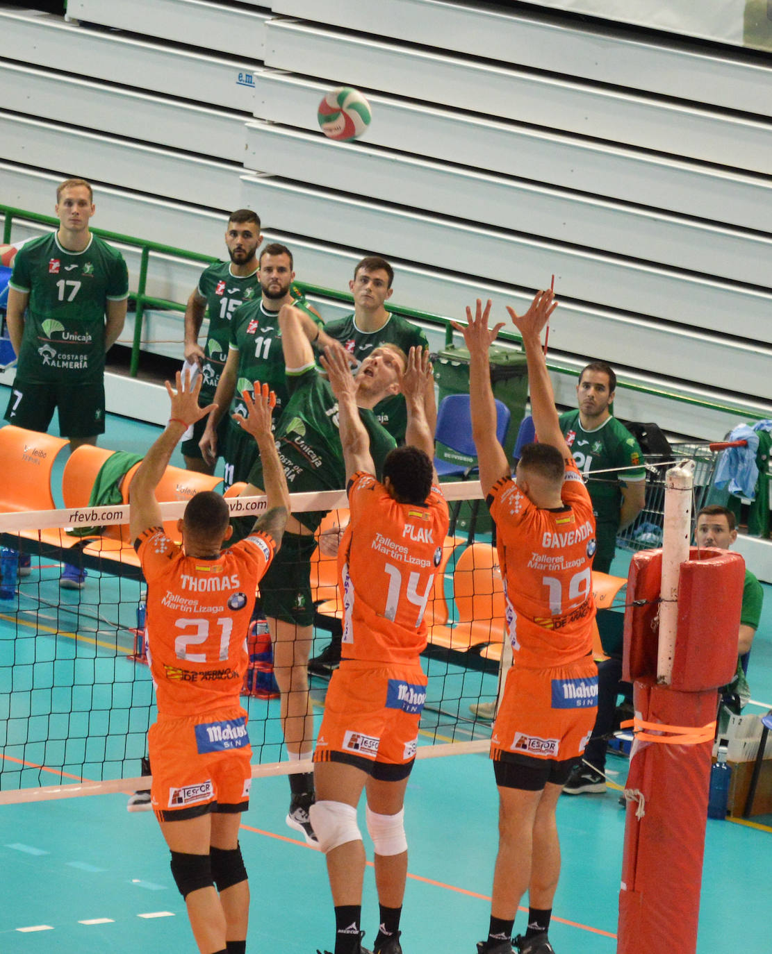 Unicaja Costa de Almería pierde la cabeza en Los Planos, otra vez