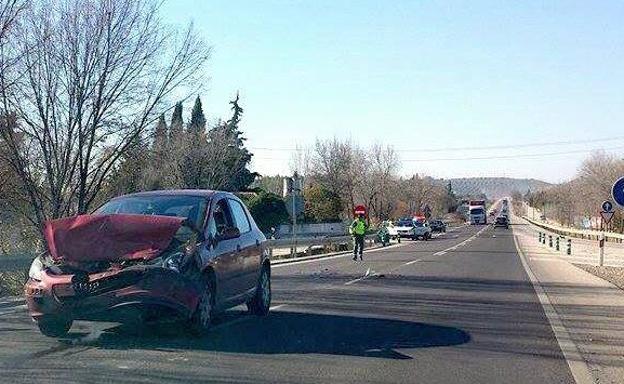 Abre al tráfico un nuevo tramo de 16 kilómetros de la A-32 una década después de que comenzara