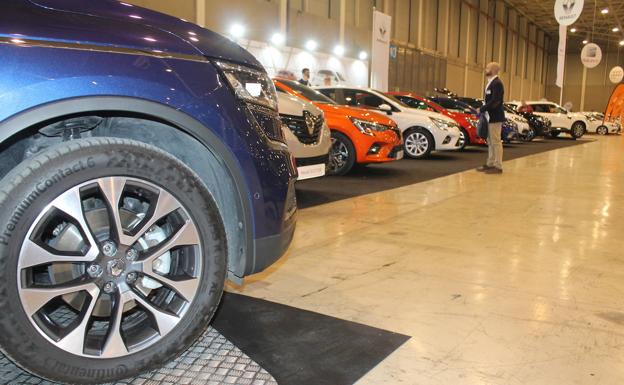 Apuntan a fuertes descuentos en coches para que los concesionarios cumplan objetivos