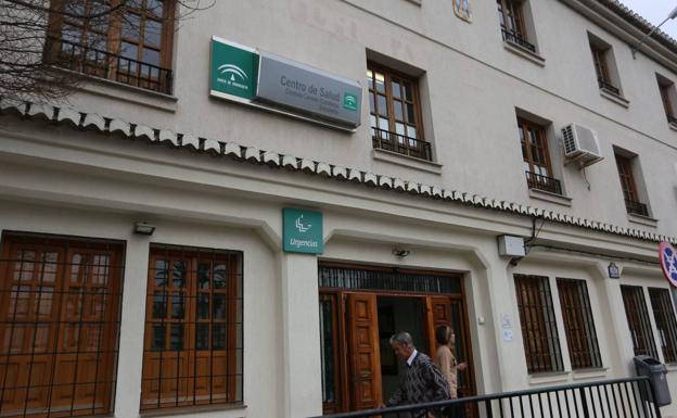 Trabajadores del centro de salud de Salobreña reclaman más personal