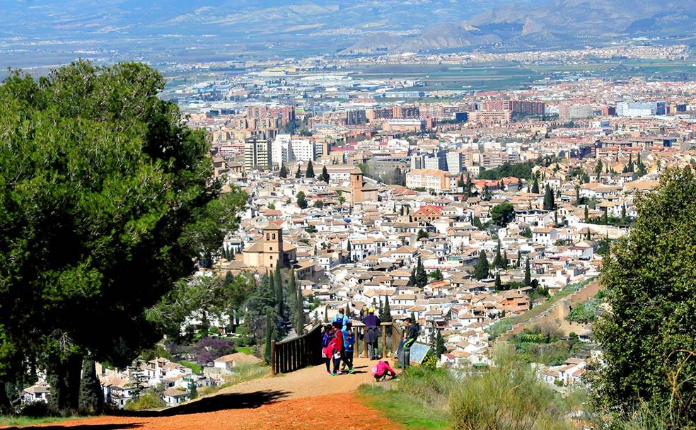 Sube al mirador de los Halconeros, entre Santa Elena y el cerro del Sol